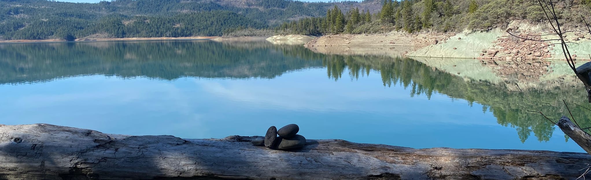 Blue Grotto via Rogue River Trail - EyJidWNrZXQiOiJhc3NldHMuYWxsdHJhaWxzLmNvbSIsImtleSI6InVwbG9hZHMvcGhvdG8vaW1hZ2UvMjU1OTQ0NDYvNmRhYjgwYjVmOGFlNDk2M2Q4ZjA2Y2E4NGY2Yjg3MWUuanBnIiwiZWRpdHMiOnsidG9Gb3JtYXQiOiJqcGVnIiwicmVzaXplIjp7IndpZHRoIjoyMDQ0LCJoZWlnaHQiOjYyNCwiZml0IjoiY292ZXIifSwicm90YXRlIjpudWxsLCJqcGVnIjp7InRyZWxsaXNRdWFudGlzYXRpb24iOnRydWUsIm92ZXJzaG9vdERlcmluZ2luZyI6dHJ1ZSwib3B0aW1pc2VTY2FucyI6dHJ1ZSwicXVhbnRpc2F0aW9uVGFibGUiOjN9fX0=