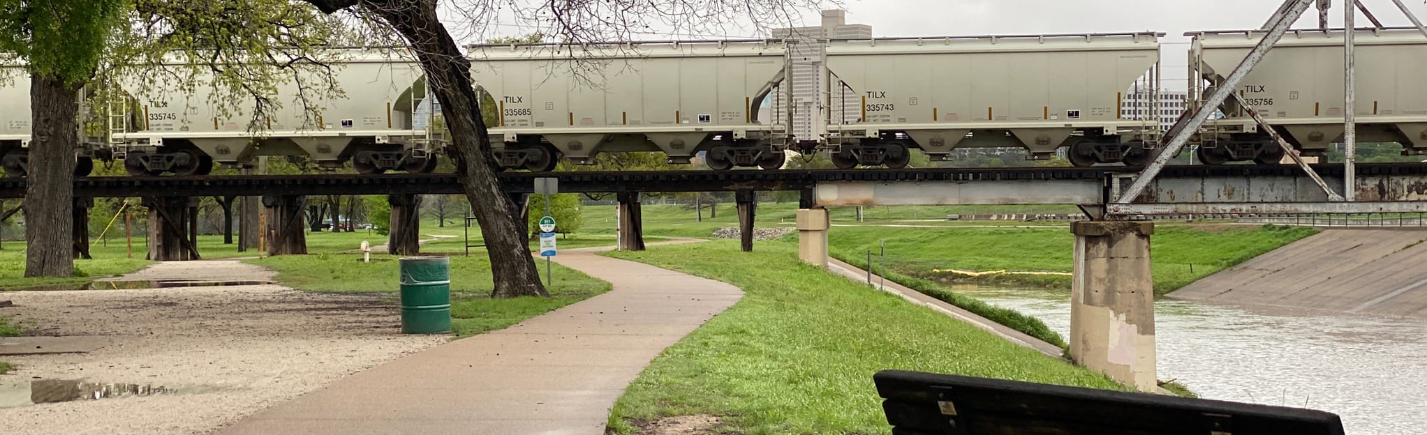 Trinity River Trail 343 Reviews - EyJidWNrZXQiOiJhc3NldHMuYWxsdHJhaWxzLmNvbSIsImtleSI6InVwbG9hZHMvcGhvdG8vaW1hZ2UvMjU3NTE0MjYvZDhkMzdmYWY4ZTRjMzI3YTk1NDIzNGRiNWMzNDUxYWEuanBnIiwiZWRpdHMiOnsidG9Gb3JtYXQiOiJqcGVnIiwicmVzaXplIjp7IndpZHRoIjoyMDQ0LCJoZWlnaHQiOjYyNCwiZml0IjoiY292ZXIifSwicm90YXRlIjpudWxsLCJqcGVnIjp7InRyZWxsaXNRdWFudGlzYXRpb24iOnRydWUsIm92ZXJzaG9vdERlcmluZ2luZyI6dHJ1ZSwib3B0aW1pc2VTY2FucyI6dHJ1ZSwicXVhbnRpc2F0aW9uVGFibGUiOjN9fX0=