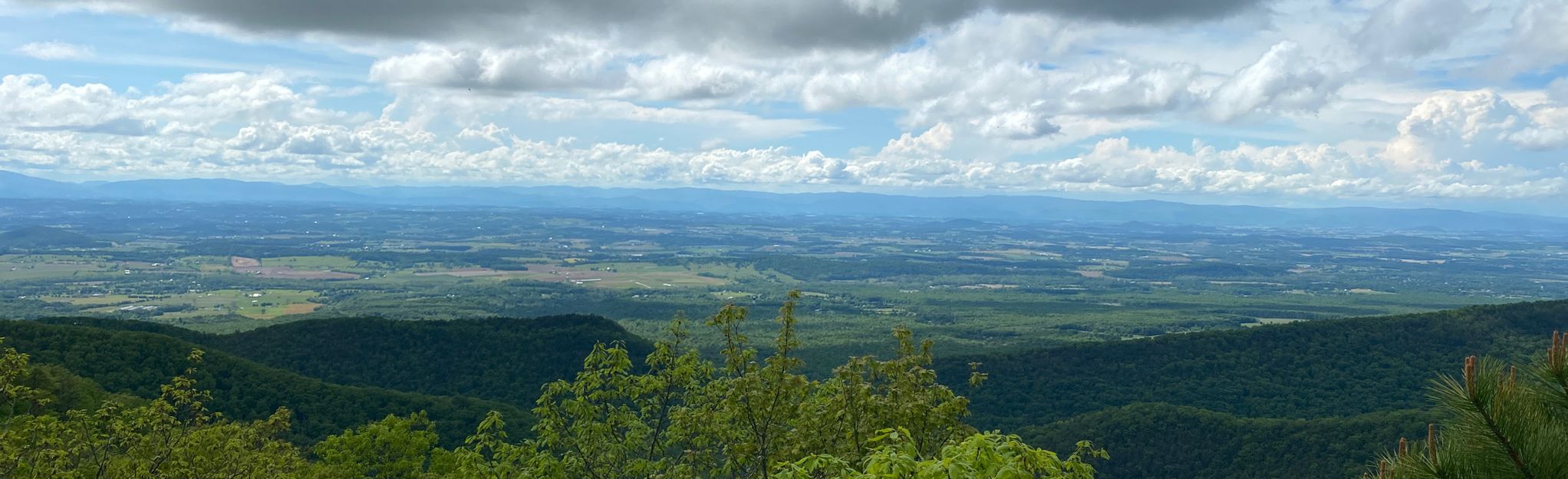 Calvary And Chimney Rocks Trail - Virginia 