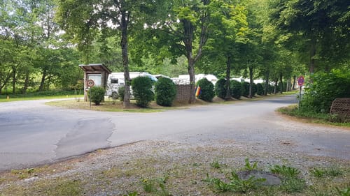Über Hollerbach durch den Wald