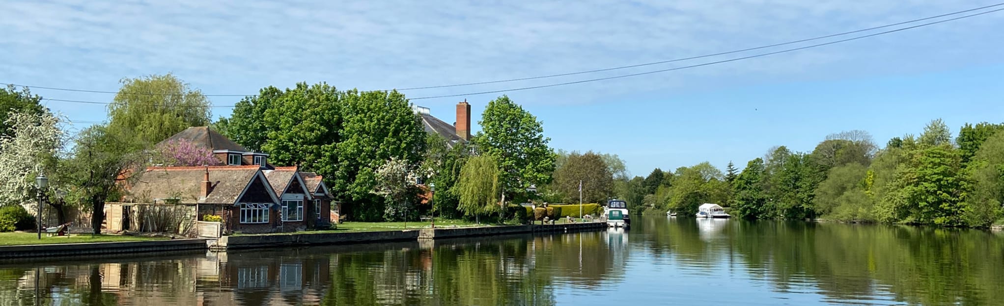 Chertsey Bridge and Charlton Village 103 Fotos Surrey, England