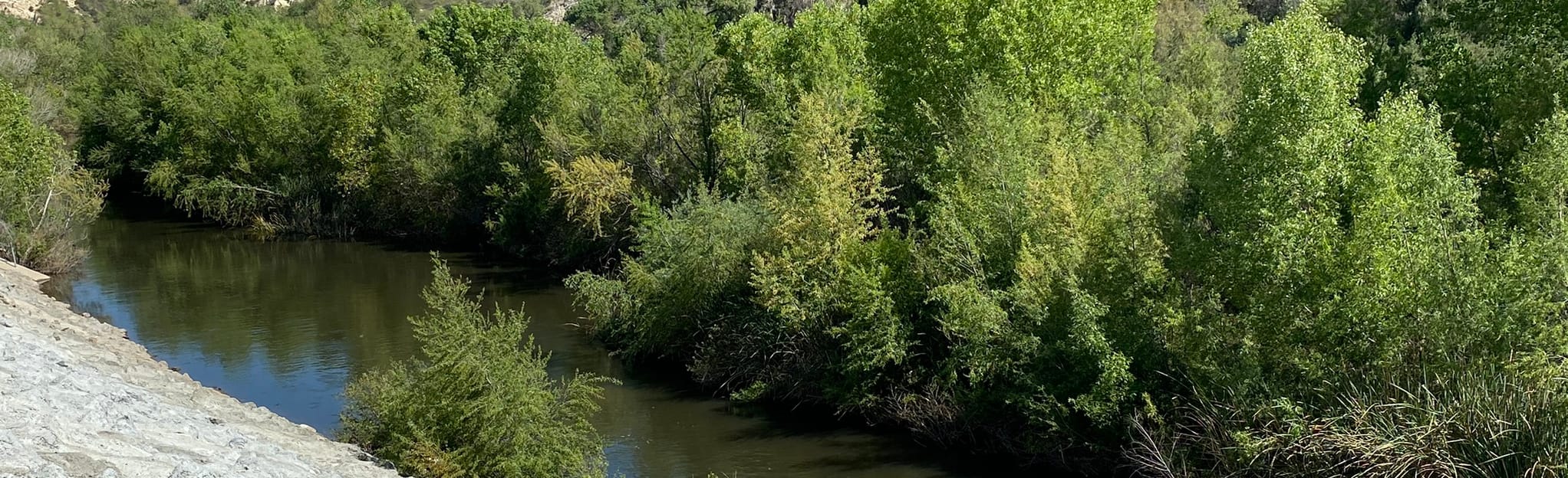 Santa Ana River Trail Mapa Roteiro - EyJidWNrZXQiOiJhc3NldHMuYWxsdHJhaWxzLmNvbSIsImtleSI6InVwbG9hZHMvcGhvdG8vaW1hZ2UvMjYyMDQyNjkvZmE4ZDc1MmQ5ZWYzMDliNTY3MTZhOTE4YzUzY2U3MzAuanBnIiwiZWRpdHMiOnsidG9Gb3JtYXQiOiJqcGVnIiwicmVzaXplIjp7IndpZHRoIjoyMDQ0LCJoZWlnaHQiOjYyNCwiZml0IjoiY292ZXIifSwicm90YXRlIjpudWxsLCJqcGVnIjp7InRyZWxsaXNRdWFudGlzYXRpb24iOnRydWUsIm92ZXJzaG9vdERlcmluZ2luZyI6dHJ1ZSwib3B0aW1pc2VTY2FucyI6dHJ1ZSwicXVhbnRpc2F0aW9uVGFibGUiOjN9fX0=