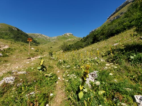 2023 Best 10 Long Trails in Réserve naturelle nationale de la haute