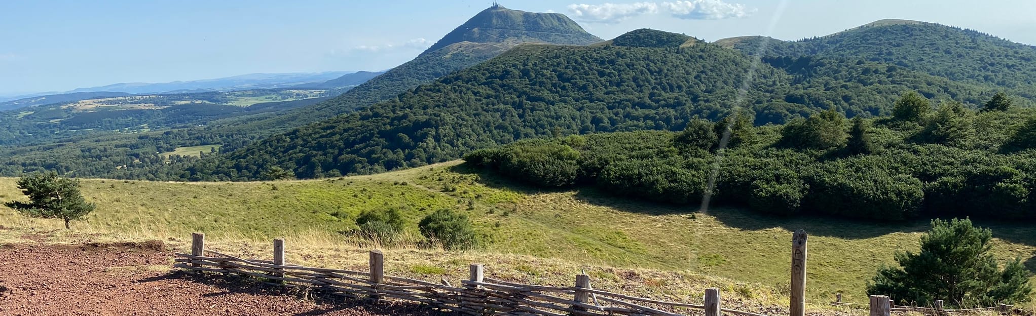Puy des Goules Grotte du Sarcoui 165 Photos PuydeDôme, France
