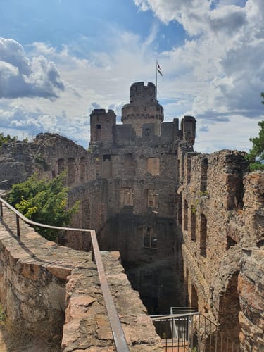 Zwingenberg: Schloss Auerbach und Melibokus