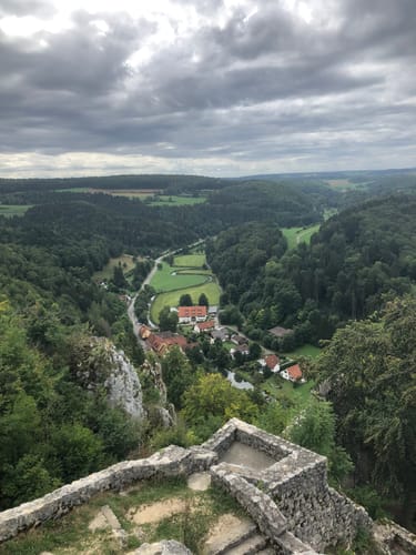 Von Weiler zur Burg Hohengundelfingen