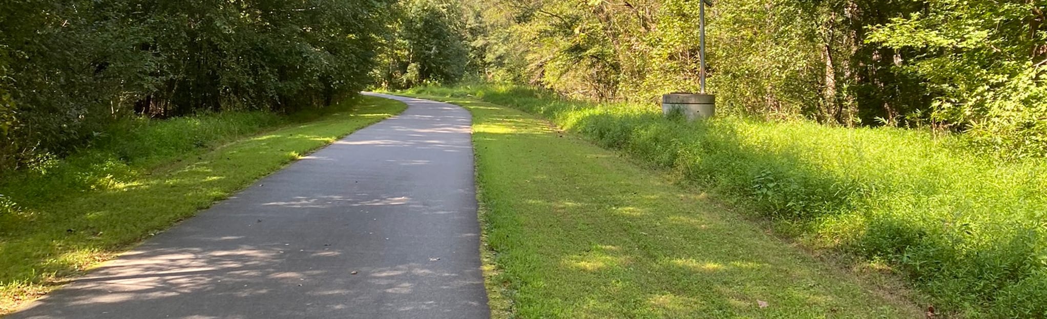 Neuse River Trail from Horse Shoe - EyJidWNrZXQiOiJhc3NldHMuYWxsdHJhaWxzLmNvbSIsImtleSI6InVwbG9hZHMvcGhvdG8vaW1hZ2UvMjkyMzI3MDUvYmZmN2UyNGM4YzVhMDJmN2IwZmI2NjNiODgyMmQxZDkuanBnIiwiZWRpdHMiOnsidG9Gb3JtYXQiOiJqcGVnIiwicmVzaXplIjp7IndpZHRoIjoyMDQ0LCJoZWlnaHQiOjYyNCwiZml0IjoiY292ZXIifSwicm90YXRlIjpudWxsLCJqcGVnIjp7InRyZWxsaXNRdWFudGlzYXRpb24iOnRydWUsIm92ZXJzaG9vdERlcmluZ2luZyI6dHJ1ZSwib3B0aW1pc2VTY2FucyI6dHJ1ZSwicXVhbnRpc2F0aW9uVGFibGUiOjN9fX0=