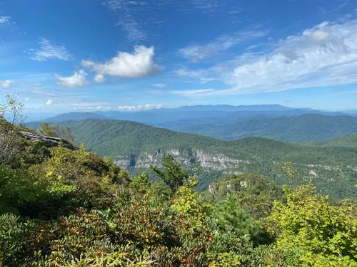 Not to brag, but Linville Gorge Wilderness is giving rugged good looks a  whole new meaning. ✨ Pull on your boots, grab a trail map and…
