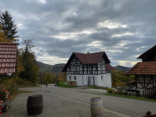 Schnapsbrunnenweg 1