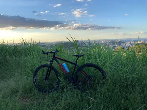 Conheça as melhores trilhas de Belo Horizonte