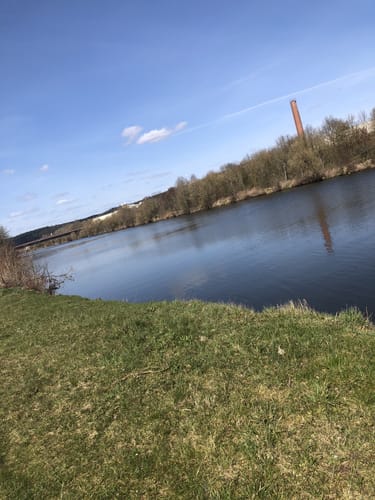Am Saarufer: Yachthafen - Hafen Merzig