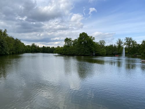Um den Großen Teich im Kurpark Bad Nauheim