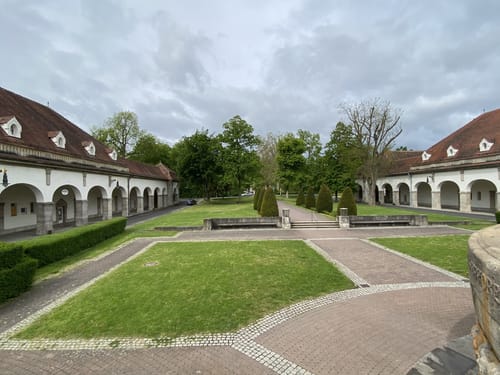 Um den Großen Teich im Kurpark Bad Nauheim