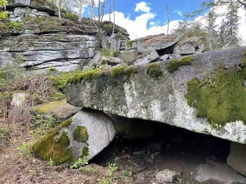 Burgruine Schellenberg und Brotfelsen