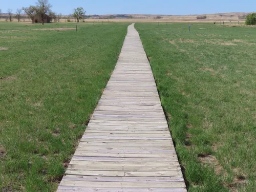 Western Escapes: 5 Stunning Hiking Trails in Williston – North Dakota