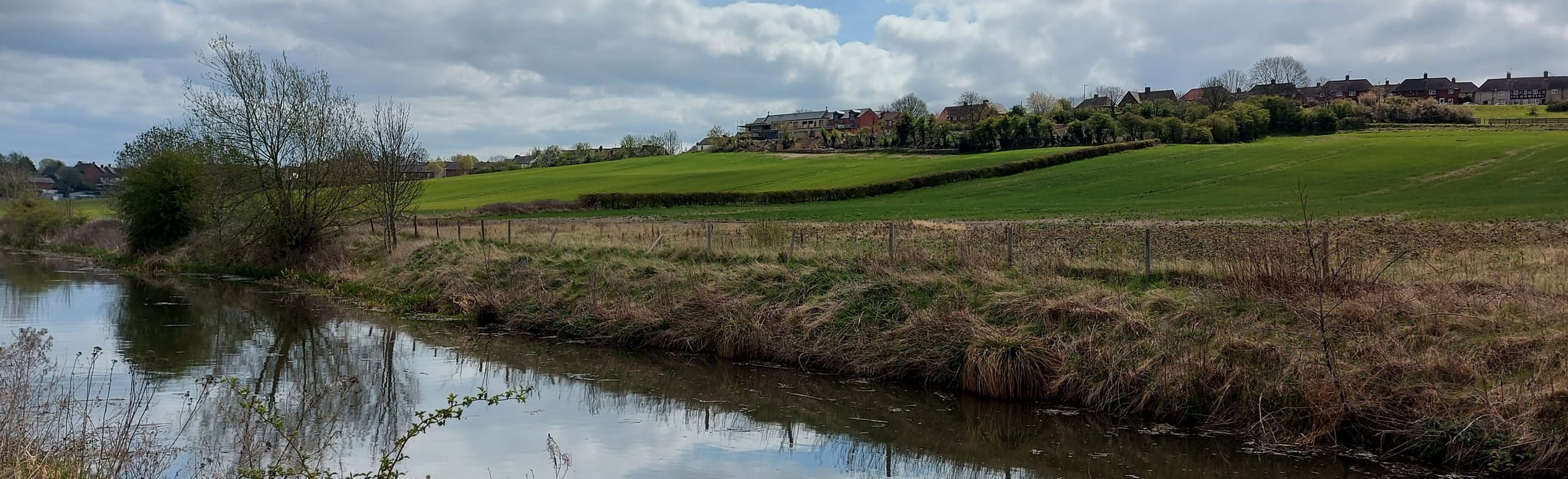 Staveley, Chesterfield Canal, Trans Pennine WayStaveley Circular 122