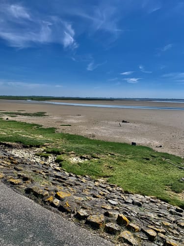 Von Greetsiel vorm Deich nach Norddeich