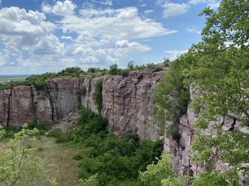 Best Hikes and Trails in Blue Mounds - EyJidWNrZXQiOiJhc3NldHMuYWxsdHJhaWxzLmNvbSIsImtleSI6InVwbG9hZHMvcGhvdG8vaW1hZ2UvMzc5MTkyNzgvMzMwMGJmNmIyYzhkMDZjMzc4NTBhYjk0NGJkOTg3N2MuanBnIiwiZWRpdHMiOnsidG9Gb3JtYXQiOiJ3ZWJwIiwicmVzaXplIjp7IndpZHRoIjo1MDAsImhlaWdodCI6NTAwLCJmaXQiOiJpbnNpZGUifSwicm90YXRlIjpudWxsLCJqcGVnIjp7InRyZWxsaXNRdWFudGlzYXRpb24iOnRydWUsIm92ZXJzaG9vdERlcmluZ2luZyI6dHJ1ZSwib3B0aW1pc2VTY2FucyI6dHJ1ZSwicXVhbnRpc2F0aW9uVGFibGUiOjN9fX0=