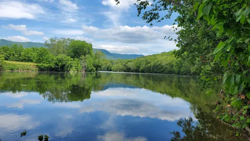 Shenandoah river on sale state park hiking