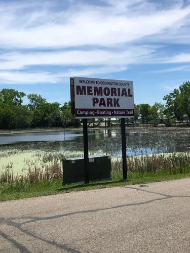Lakeside Bliss: 5 Stunning Hiking Trails in Watertown – South Dakota