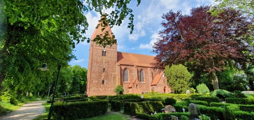 Dorfkirche Kirchdorf und Festungswall