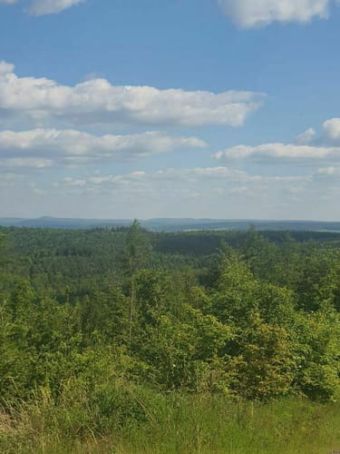 Von Schlitz zum Basaltfelsen