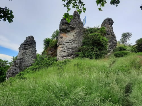 Burg Niesten und Eselsloch über den Felsensteig