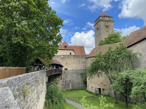 Rothenburg ob der Tauber: Alte Stadtmauer mit Wehrgang Runde