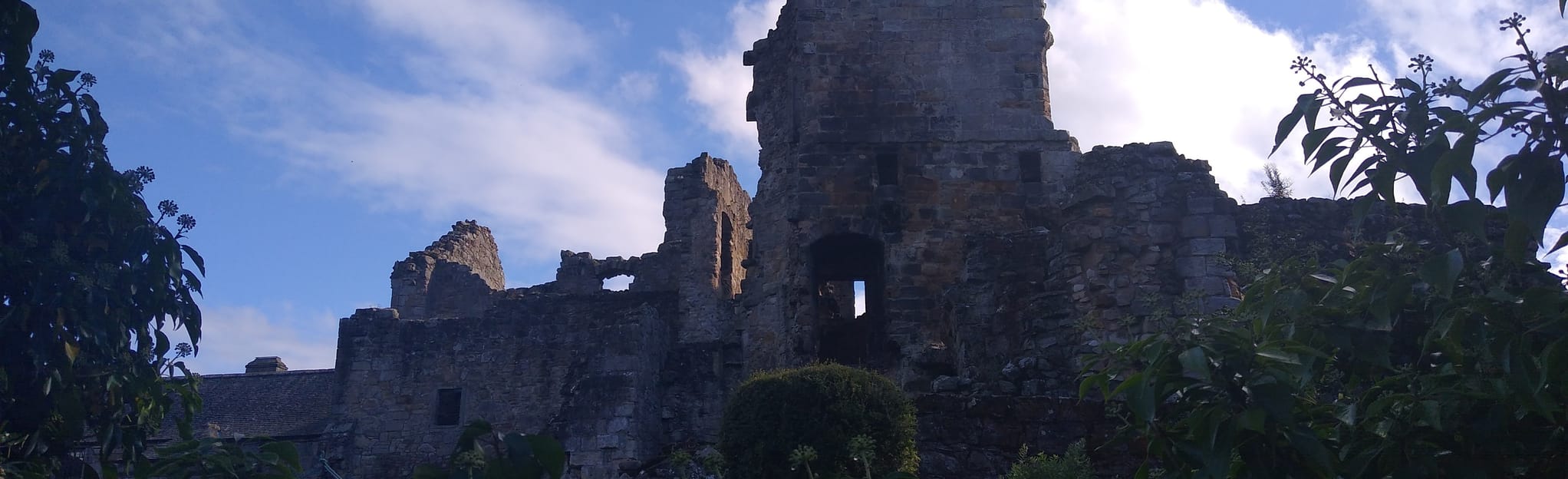 Aberdour Castle, 12 Fotos Fife, Schottland AllTrails
