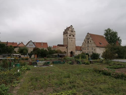 Um die Dinkelsbühler Stadtmauer