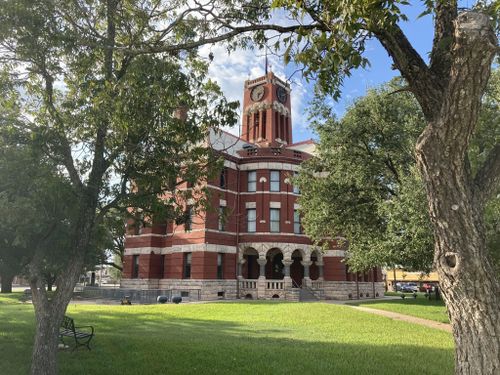 Photos of Lee County Courthouse and Downtown Giddings - Texas | AllTrails