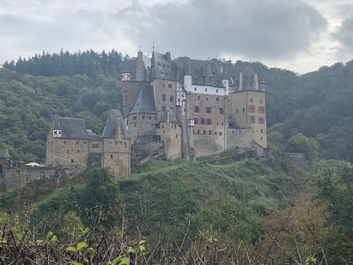 Burg Eltz Rundweg