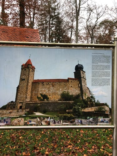 Kleinwallstadt 1 : Zwischen Templerhaus, altem Schloss und Almhütte