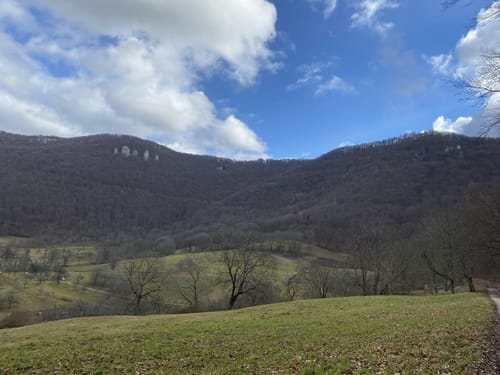 Stausee über Grasberg und Grüner Fels zu den Höllenlöchern