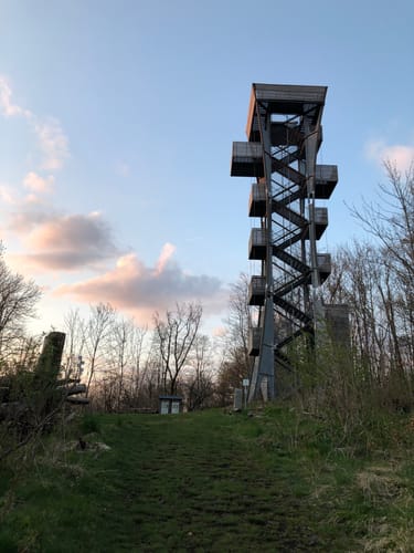 Arnberg und Große Haube ab Wanderparkplatz Autobahnbrücke