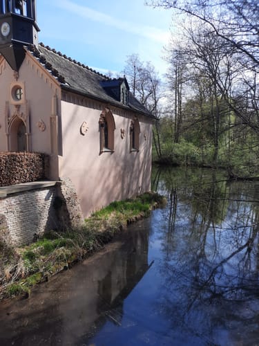 Sisi-Schloss und Burgkirche Maria vom Siege