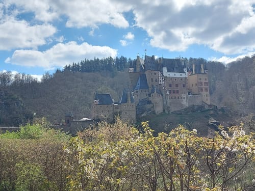 Burg Trutzeltz und  Burg Eltz