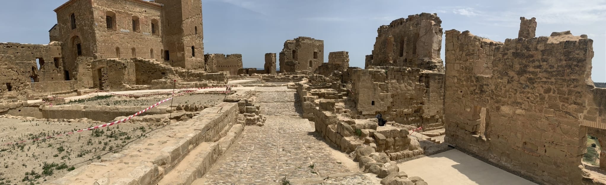 Embalse y Castillo de Montearagón 114 Fotos Huesca, Spanien AllTrails