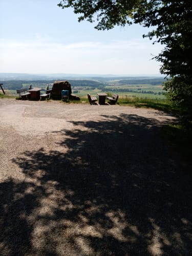 Entlang dem Rohrbach zum Föhrenberg
