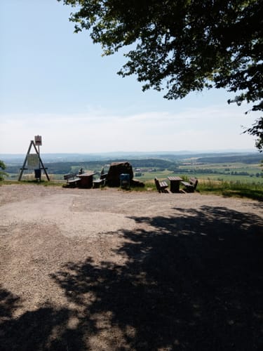Entlang dem Rohrbach zum Föhrenberg