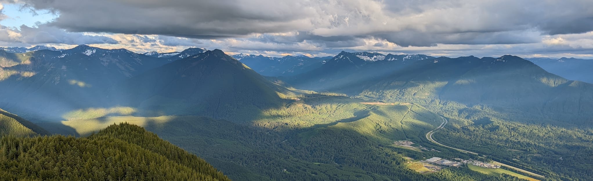 Mount Si via Mount Teneriffe Trailhead - EyJidWNrZXQiOiJhc3NldHMuYWxsdHJhaWxzLmNvbSIsImtleSI6InVwbG9hZHMvcGhvdG8vaW1hZ2UvNDg0NzgwMzYvMGI0MzcwMGRiNTc4NjZiN2MxNGFhMWEwMWJiMjdjYjcuanBnIiwiZWRpdHMiOnsidG9Gb3JtYXQiOiJqcGVnIiwicmVzaXplIjp7IndpZHRoIjoyMDQ0LCJoZWlnaHQiOjYyNCwiZml0IjoiY292ZXIifSwicm90YXRlIjpudWxsLCJqcGVnIjp7InRyZWxsaXNRdWFudGlzYXRpb24iOnRydWUsIm92ZXJzaG9vdERlcmluZ2luZyI6dHJ1ZSwib3B0aW1pc2VTY2FucyI6dHJ1ZSwicXVhbnRpc2F0aW9uVGFibGUiOjN9fX0=