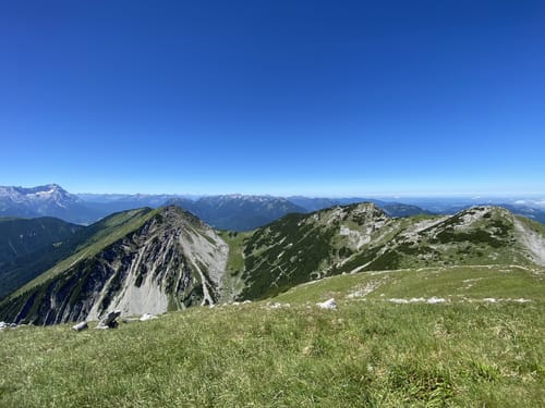 Gipfelwanderung zum Krottenkopf ab Oberau