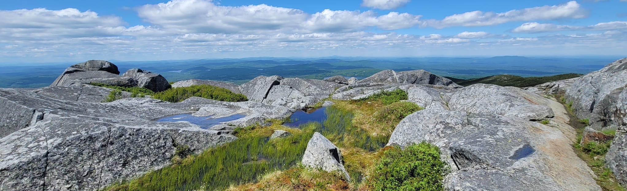 Mount Monadnock via Marlboro Trail - EyJidWNrZXQiOiJhc3NldHMuYWxsdHJhaWxzLmNvbSIsImtleSI6InVwbG9hZHMvcGhvdG8vaW1hZ2UvNDgyNzk3NTIvZTE3NWIxNWE0YTk3N2Y0MmE4ZDk3NDM1M2ExNGU0MTUuanBnIiwiZWRpdHMiOnsidG9Gb3JtYXQiOiJqcGVnIiwicmVzaXplIjp7IndpZHRoIjoyMDQ0LCJoZWlnaHQiOjYyNCwiZml0IjoiY292ZXIifSwicm90YXRlIjpudWxsLCJqcGVnIjp7InRyZWxsaXNRdWFudGlzYXRpb24iOnRydWUsIm92ZXJzaG9vdERlcmluZ2luZyI6dHJ1ZSwib3B0aW1pc2VTY2FucyI6dHJ1ZSwicXVhbnRpc2F0aW9uVGFibGUiOjN9fX0=
