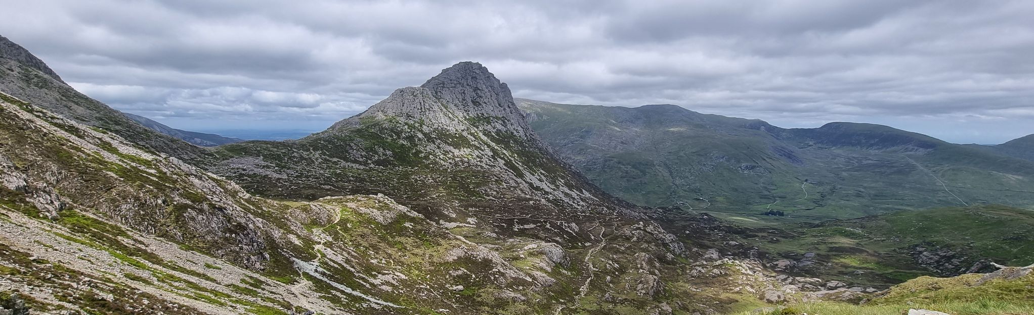 Llyn Ogwen, Tryfan, and Glyder Fach Circular: 803 foto's - Conwy, Wales ...