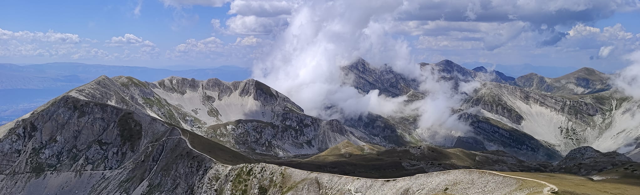 Monte Aquila via Campo Imperatore: 156 foto - Abruzzo, Italia | AllTrails