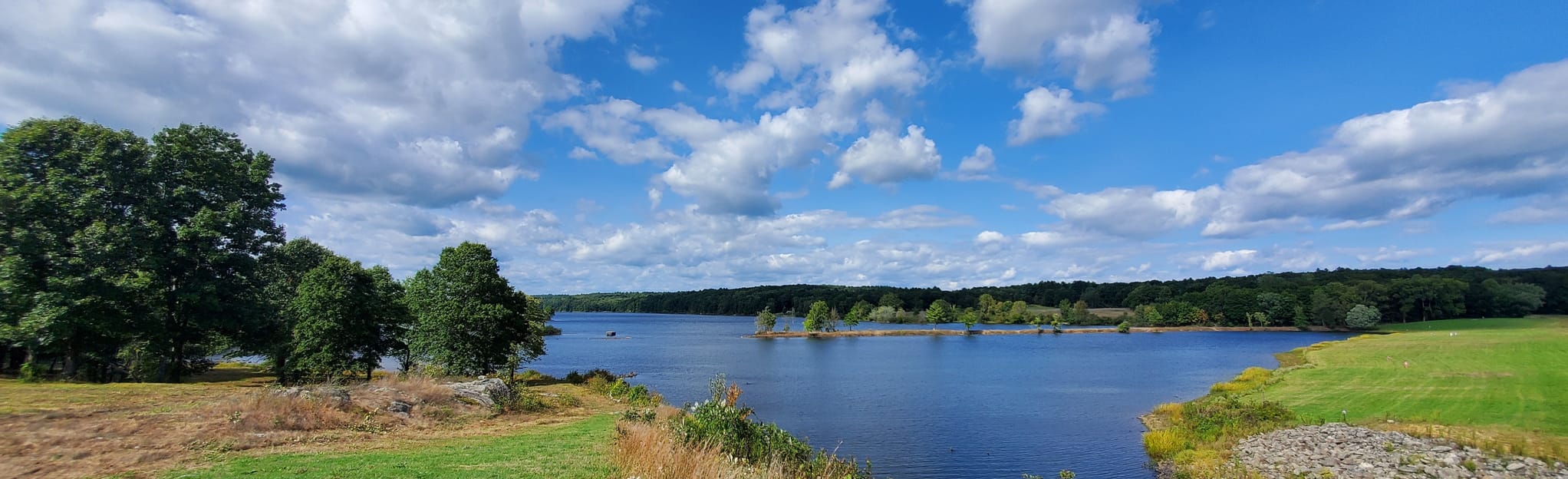 Escape To Serenity: Unwind At West Thompson Lake, Connecticut