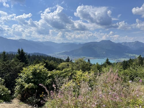 Von Tegernsee zum Berggasthof Neureuth über den Sommerweg