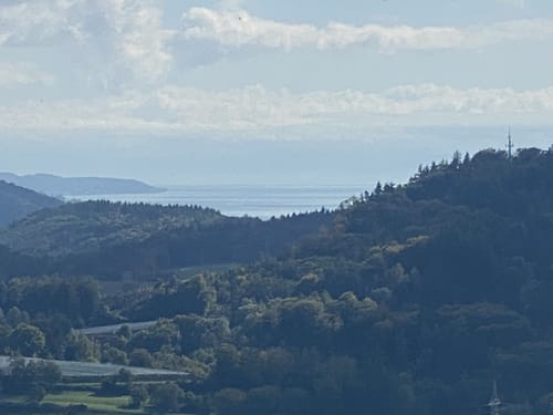 Zur Nellenburg und Ausblick Seeschau