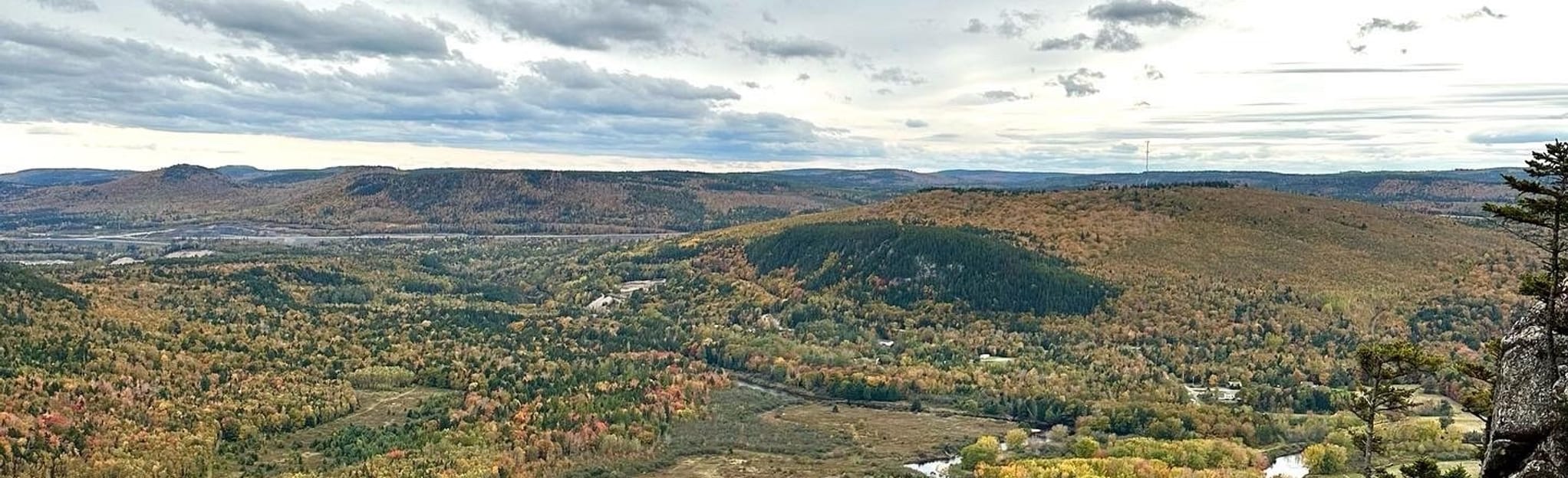 Cochrane Cliffs Gollum's Cave 69 foto's New Brunswick, Canada