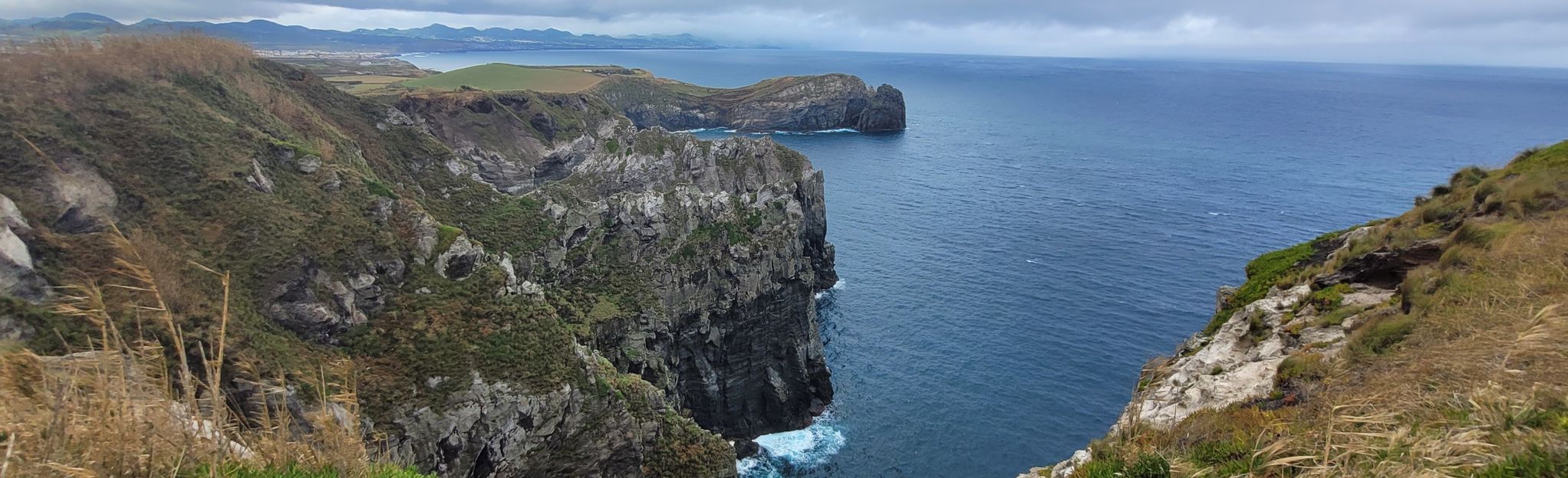 Trilho da Ponta do Cintrão via Caminho da Beira Mar: 64 Fotos - Açores